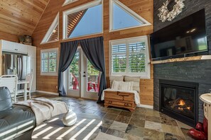 Smart TV, fireplace, Netflix, streaming services