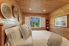 2 bedrooms, desk, free WiFi, bed sheets