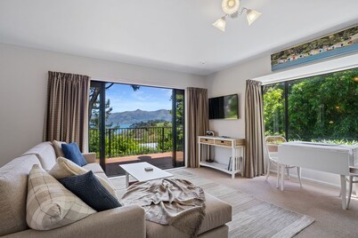 Woodside - Akaroa Holiday Cottage