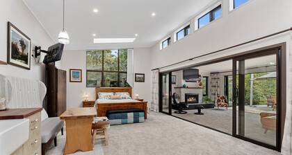 Westhay Stables - Paparoa Holiday Home