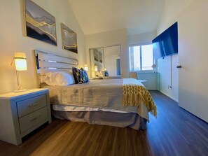 2 bedrooms, desk, iron/ironing board, travel crib