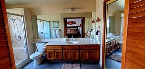 Combined shower/tub, hair dryer, towels, soap - Peaceful Riverfront Resort #2 (Three Rivers)