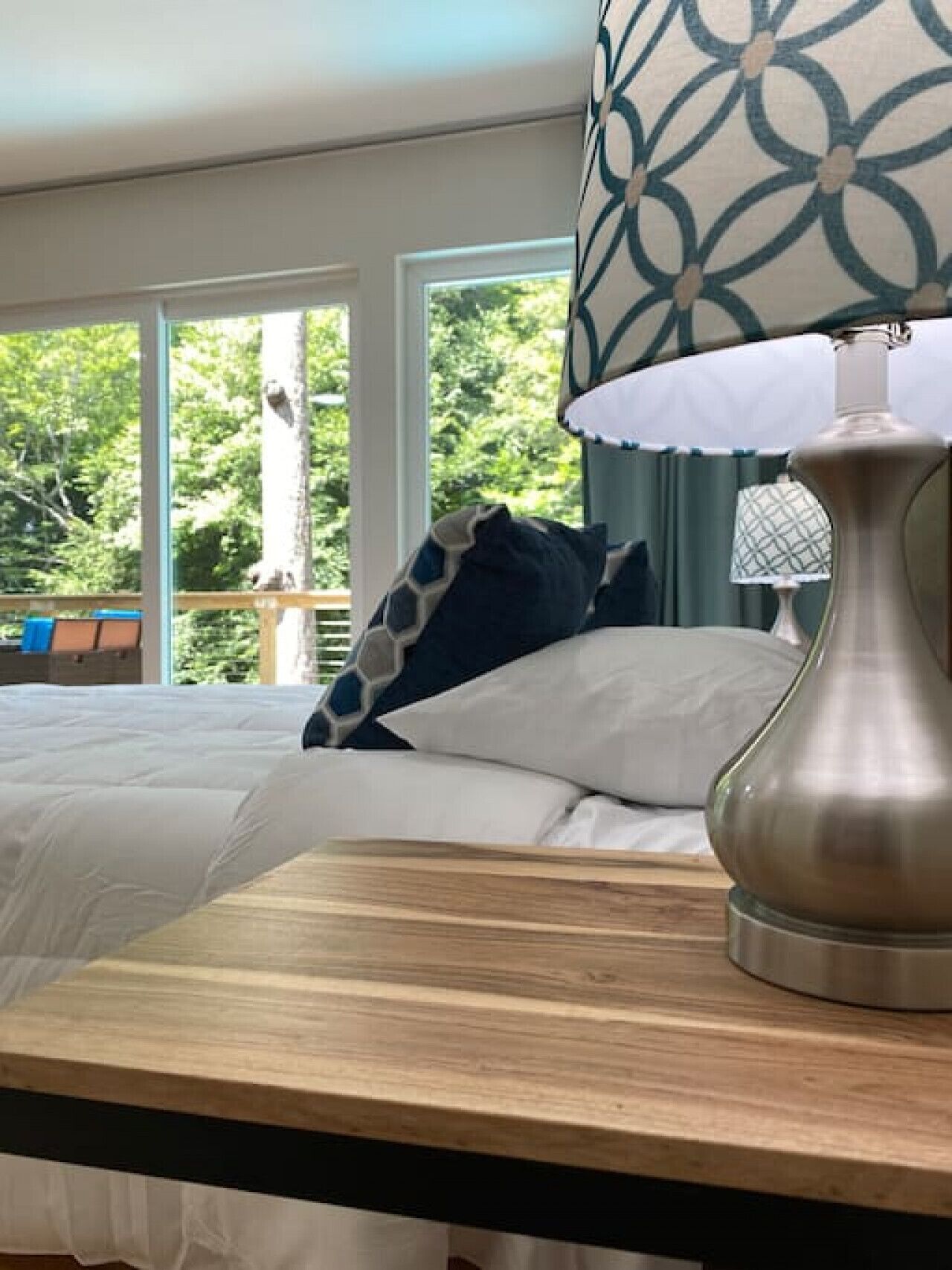 3 bedrooms, desk, iron/ironing board, travel crib