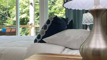 3 bedrooms, desk, iron/ironing board, travel crib