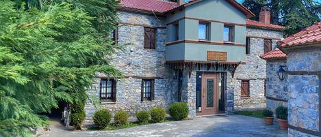 Fachada de la propiedad