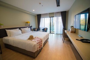 Premium bedding, memory-foam beds, minibar, in-room safe - Lewit Hotel Pattaya, a member of Radisson Individuals (Pattaya)