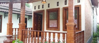 Borobudur Kampung Homestay - Suhadi