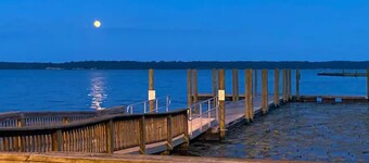 Quantico Bungalow Marine Graduations FBI HQ Marines Potomac River Getaway
