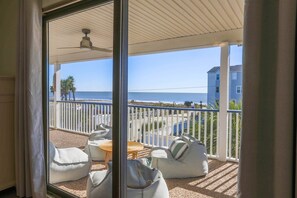 Unclassified image, 4 of 49, button