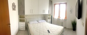1 Schlafzimmer, Schreibtisch, Bügeleisen/Bügelbrett, kostenloses WLAN