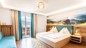 1 bedroom, desk, WiFi, bed sheets