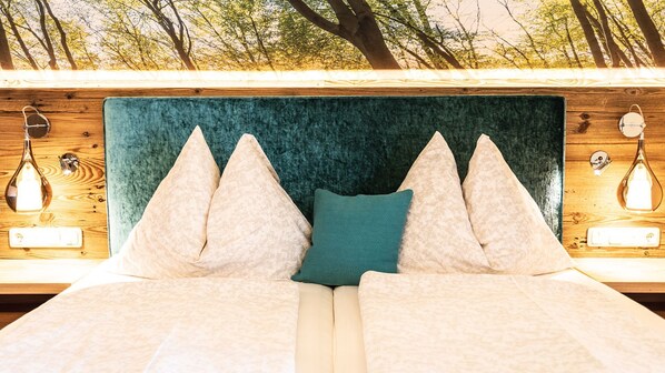 1 bedroom, desk, WiFi, bed sheets