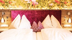 Unclassified image, 4 of 16, button