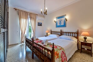 3 bedrooms, iron/ironing board, free WiFi, bed sheets - Villa for rent in Moraira EL CORRAL (Moraira)