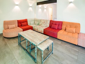 TV, fireplace - Cottage in Vallcebre near Lake Tumi (Vallcebre)