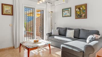 Televisio, videopelejä, DVD-soitin, stereot