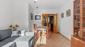 Fernseher, Videospiele, DVD-Player, Stereoanlage