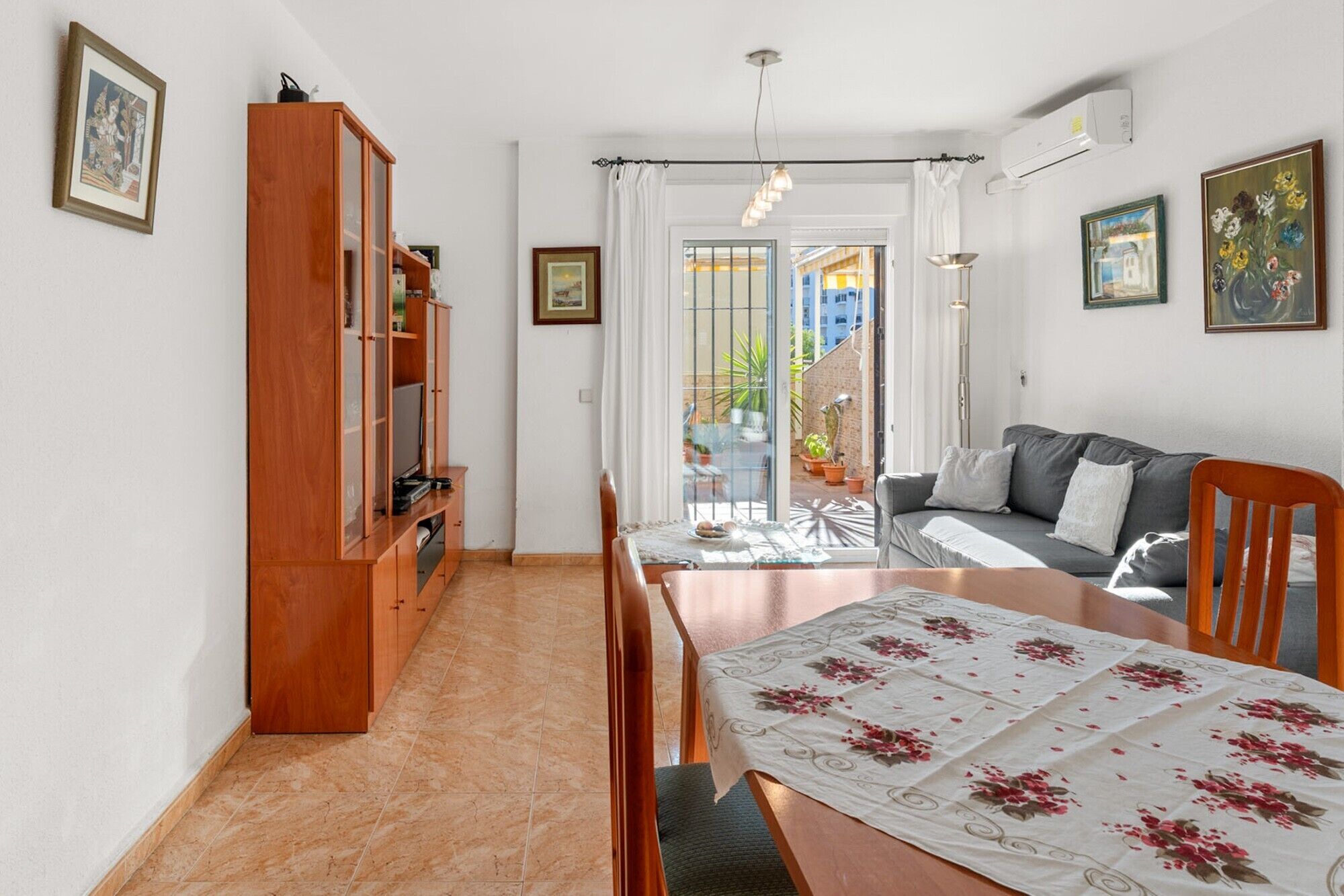 Televisión, videojuegos, reproductor de DVD y estéreo 