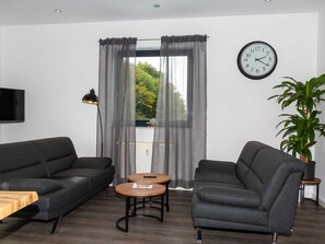 Unclassified image, 2 of 22, button