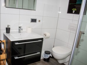 Unclassified image, 3 of 22, button