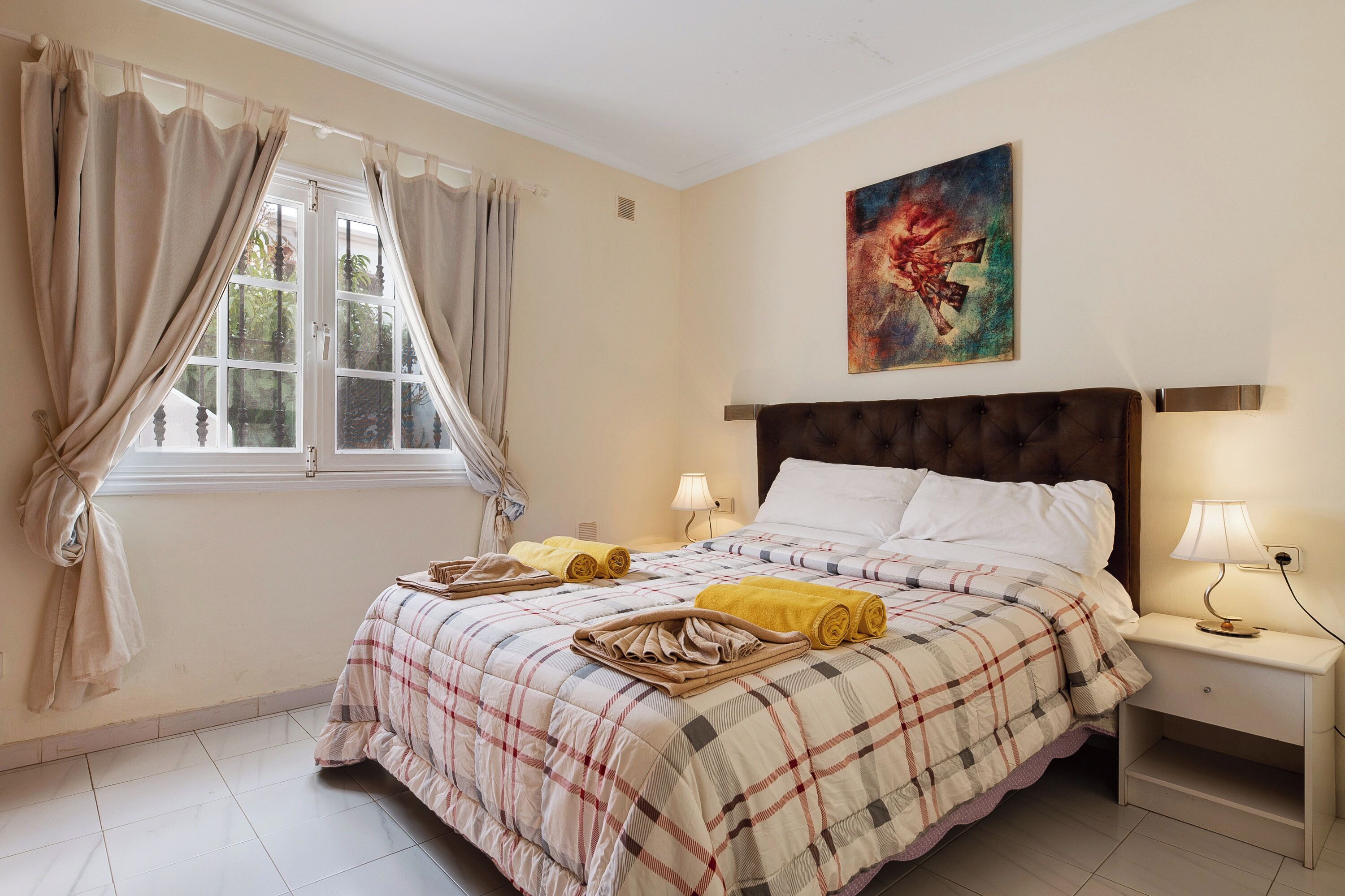 3 bedrooms, iron/ironing board, free WiFi, bed sheets