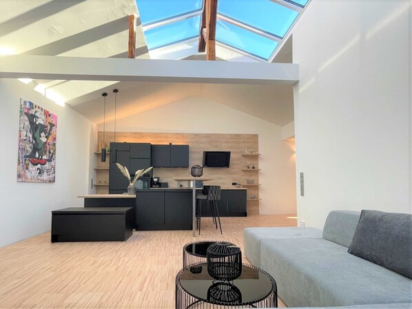 TV - Light-flooded designer apartment Gütersloh - 90 sqm - Light-flooded (Gütersloh)