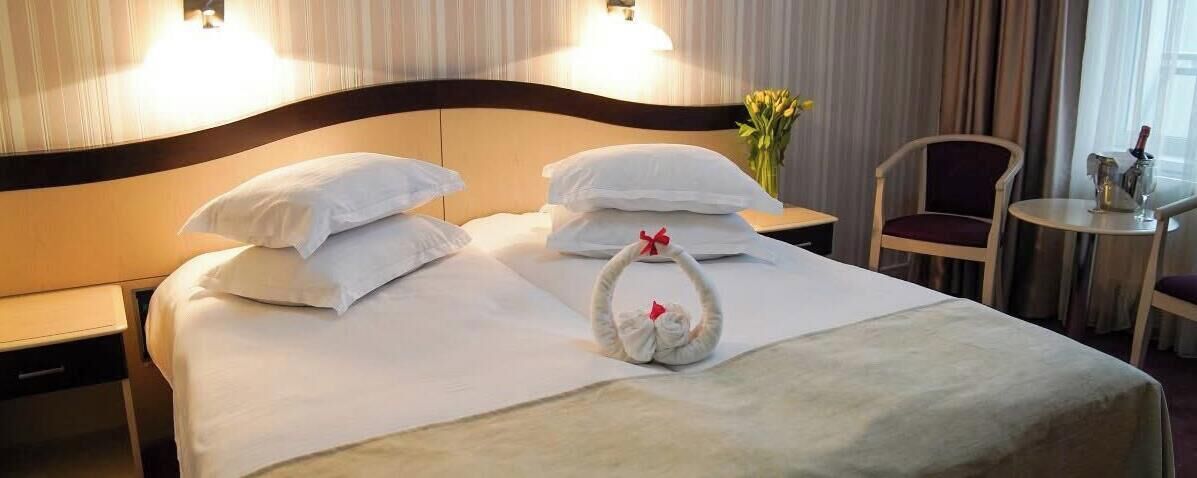 Minibar, soundproofing, free WiFi, bed sheets