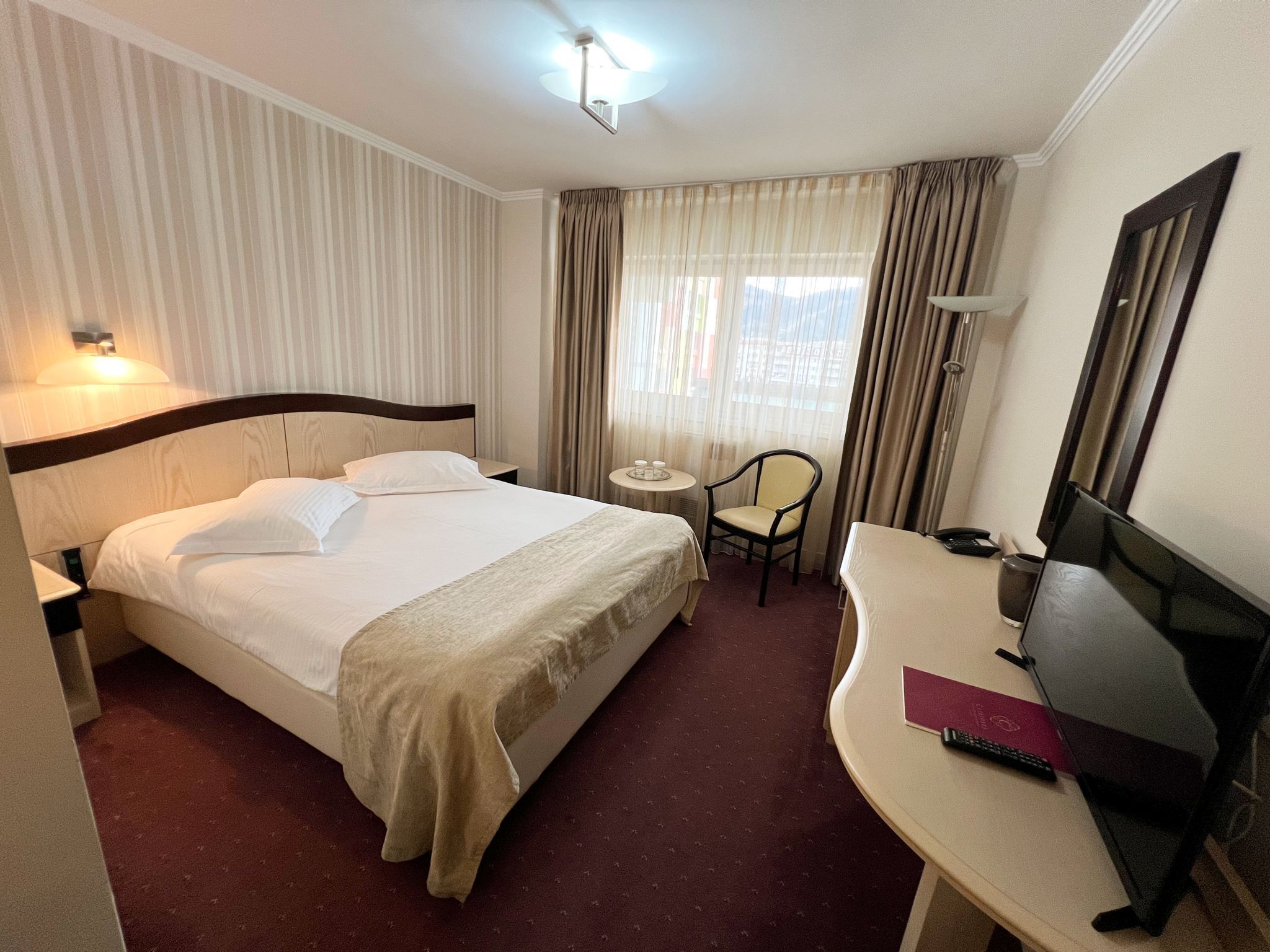 Minibar, soundproofing, free WiFi, bed sheets