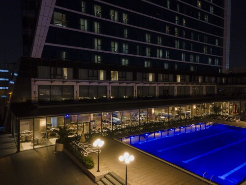 Windsor Hotel & Convention Center