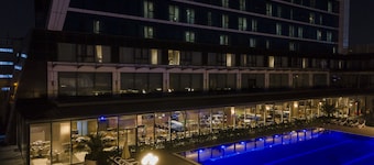 Windsor Hotel & Convention Center