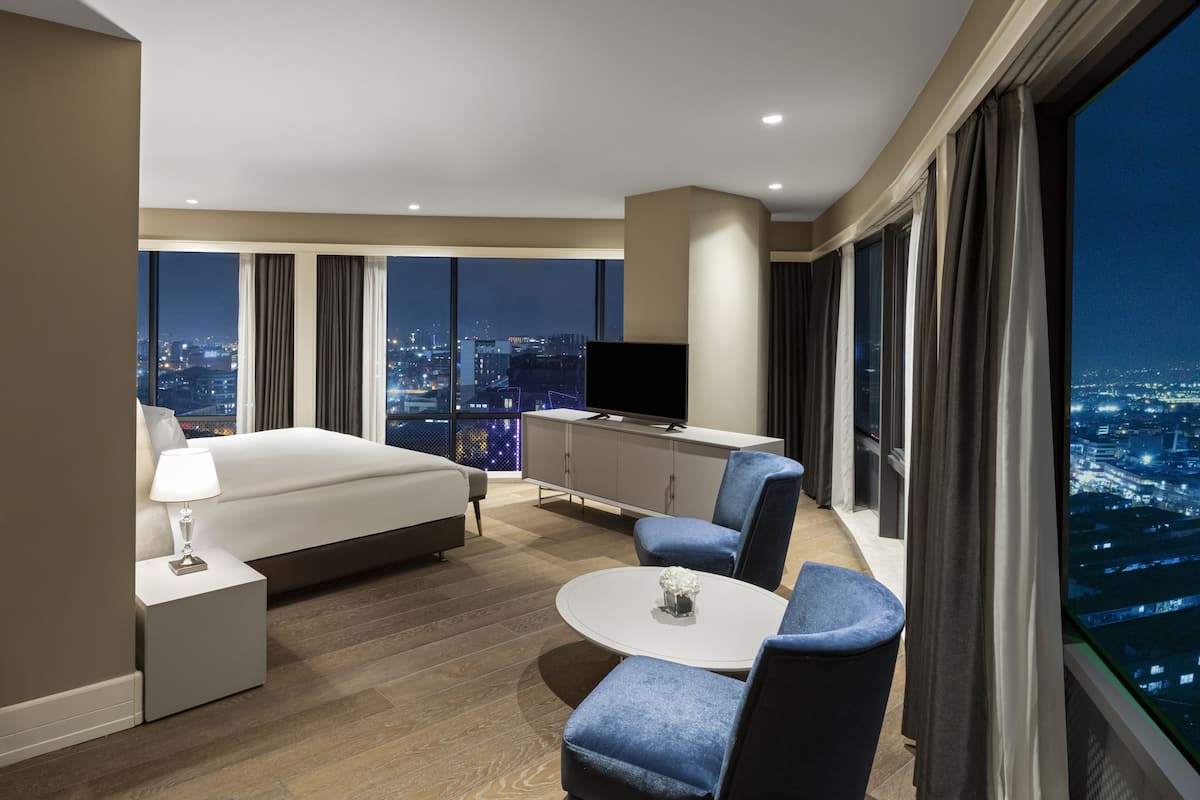 1 bedroom, minibar, desk, laptop workspace