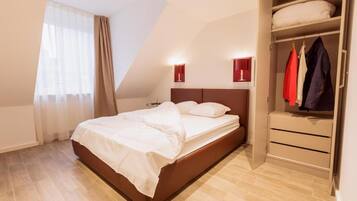 Apartment, 1 Queen-Bett | 1 Schlafzimmer, Bügeleisen/Bügelbrett, kostenloses WLAN, Bettwäsche