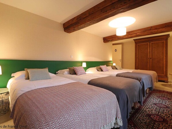 4 chambres, accès au Wi-Fi (inclus)