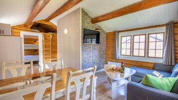 Family Cabin | Living area | 40-inch flat-screen TV with digital channels, TV