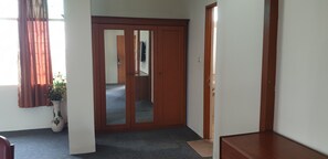 VVIP Room | Wardrobe - Wir Hotel (Jakarta)