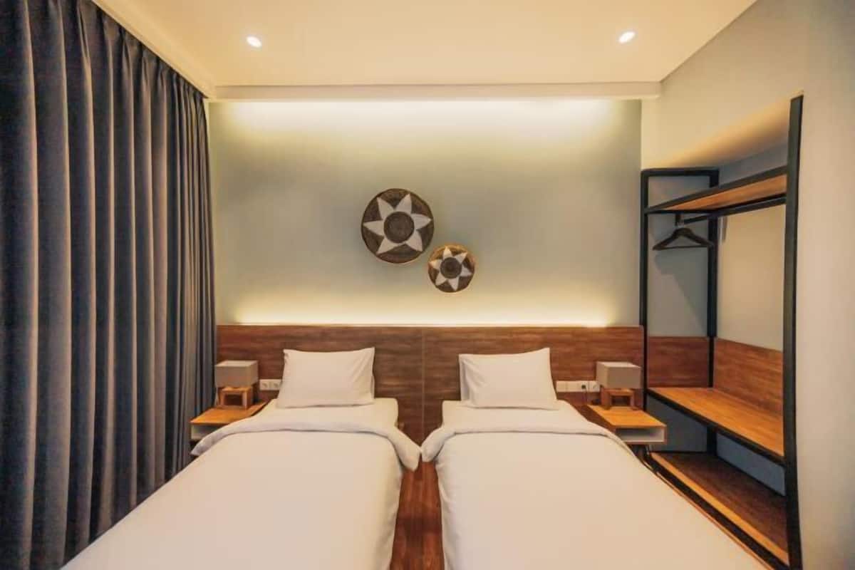 In-room safe, desk, free WiFi, bed sheets