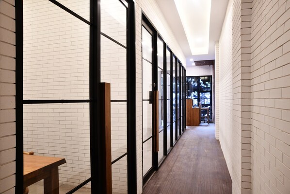 Interior - Tuju Arteri Pods (Jakarta)