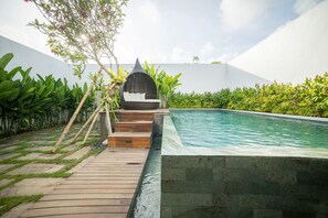 Outdoor pool - Maitreya Villa (Jimbaran)