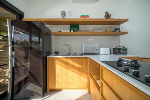 Villa, 2 habitaciones, piscina privada | Cocina privada | Frigorífico, cafetera o tetera y hervidor eléctrico