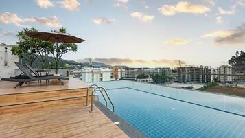 Outdoor pool, pool loungers