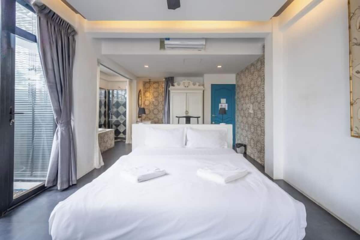 1 Schlafzimmer, Minibar, Schreibtisch, schallisolierte Zimmer