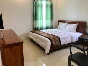 Standard Room | Minibar, desk, iron/ironing board, free WiFi - Kings 1 Hotel (Pleiku)