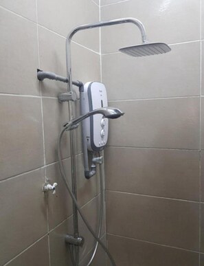 Bunk Bed in Female Dormitory Room | Bathroom | Shower, hair dryer, towels - Kl Backpackers @ Klia (Sepang)