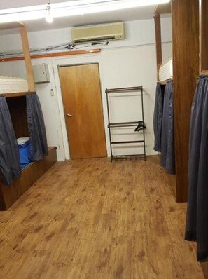 Bunk Bed in Mixed Dormitory Room