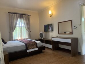 4 quartos, escrivaninha, Wi-Fi de cortesia, roupa de cama