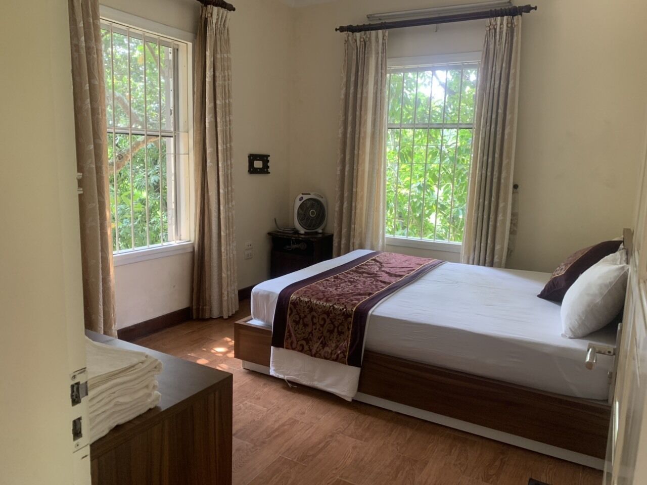 4 bedrooms, desk, free WiFi, bed sheets