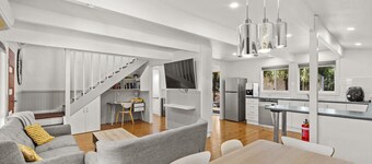 Quiet, cozy and calm 3 bedroom house.