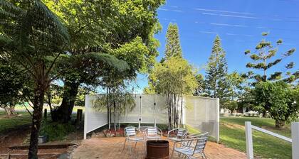 Quiet, cozy and calm 3 bedroom house.