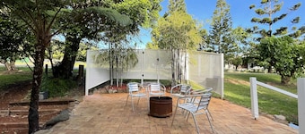 Quiet, cozy and calm 3 bedroom house.