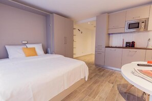 Apartment, 1 Queen-Bett | 1 Schlafzimmer, Bügeleisen/Bügelbrett, kostenloses WLAN, Bettwäsche